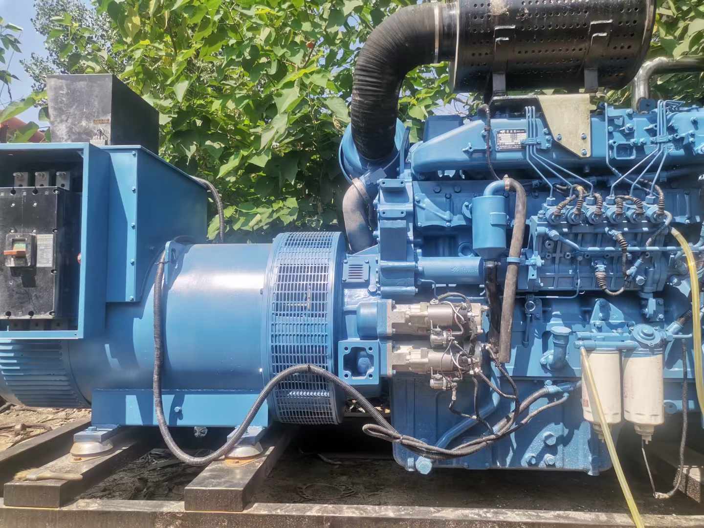惠城详细说明降低 800kW 柴油发电机输出电流波动的方法